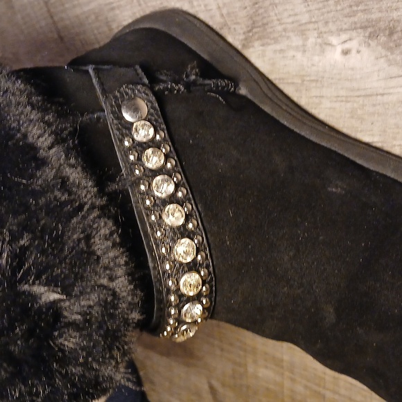 Canyon River Blues 'Anita' black furry rhinestone accented winter boots size 7 - Picture 12 of 13